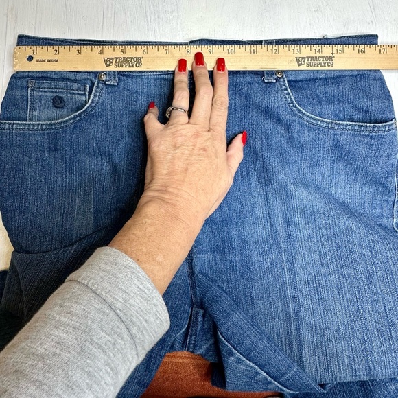 Gloria Vanderbilt Amanda Jeans Women’s 12 Blue Stretch Straight Leg Denim - Picture 6 of 10